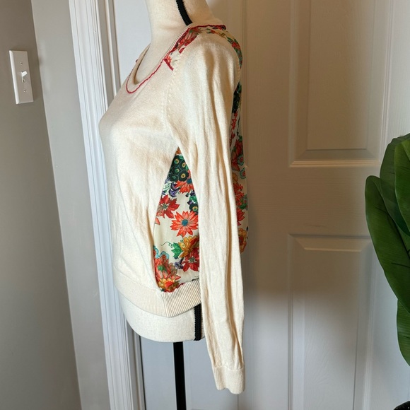 Anthropologie Cream and flower pattern sweater.  NWOT.  Size M. - Picture 5 of 7